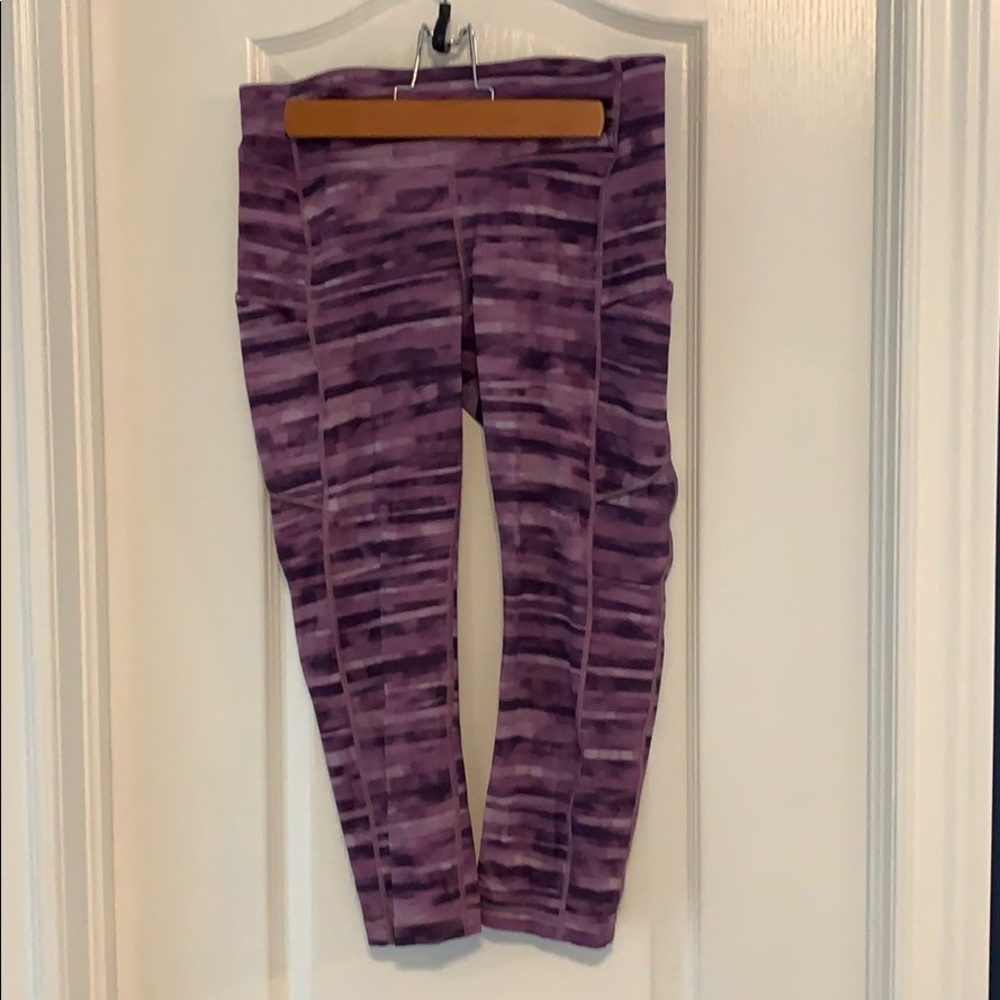Lululemon running crops size 8